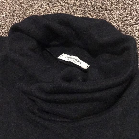 Promesa Turtleneck Cold Shoulder Top Long Sleeve Black S - Picture 3 of 9